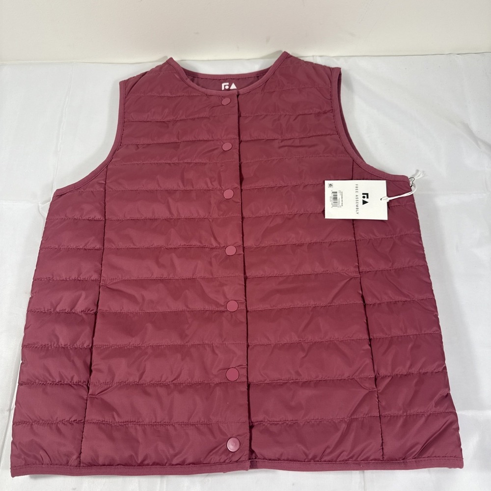NWT‎ Women's Free Assembly Snap Vest Size L (10-12)